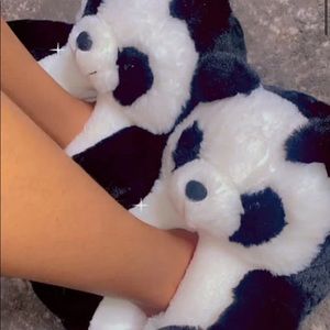Oversized TeddyBear Slippers So Comfy!!🤗❤️